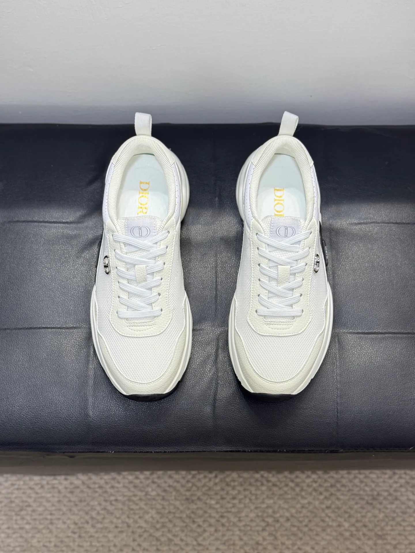 Men's shoes 💰440【New style】🪳🪳(Dior) popular model【New style】⚠⚠️Top purchasing agent🔍🔍Men's HK counters are on sale simultaneously. Sole: The original sole is specially provided by the original factory. The exclusive movable molded sole is super comfortable. The original factory follows the order. 🔍🔍The high-quality multi-color splicing design is exquisite and unique, and the cowhide stitching mesh lining💪Details determine the quality. We only make shoes with care. You can enter and exit the counter at will. Welcome to compare🇮🇹Size: 38-44 (45 customized